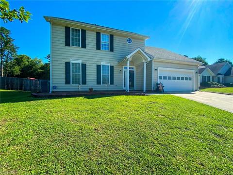 3521 Bent Trace Dr, High Point, NC 27265 photo 1