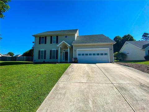 3521 Bent Trace Dr, High Point, NC 27265 photo 2