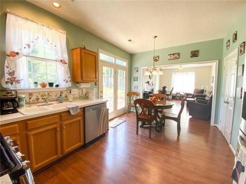 3521 Bent Trace Dr, High Point, NC 27265 photo 10