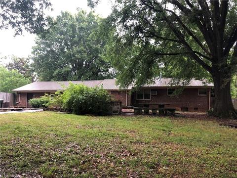 909 Friendly Rd, Eden, NC 27288 photo 3