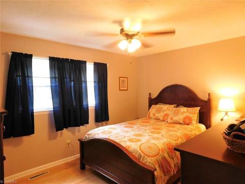 135 Pine Ridge Trl, Pinnacle, NC 27043 photo 8