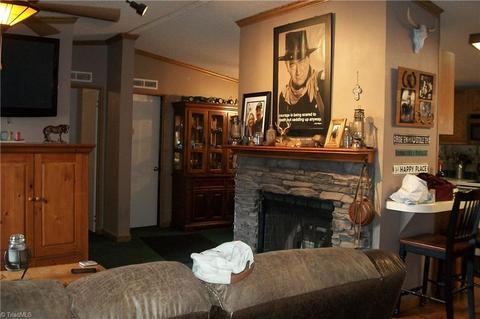 1607 County Line Rd, Harmony, NC 28634 photo 9