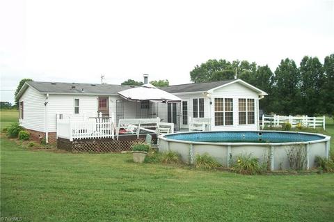 1607 County Line Rd, Harmony, NC 28634 photo 6