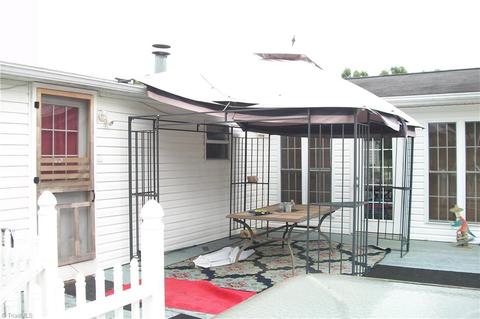 1607 County Line Rd, Harmony, NC 28634 photo 5