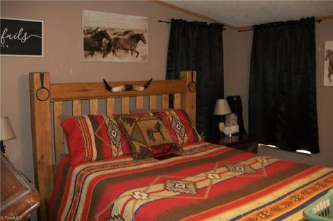 1607 County Line Rd, Harmony, NC 28634 photo 15