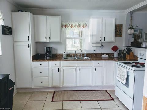 340 E Ridge St, Ramseur, NC 27316 photo 9
