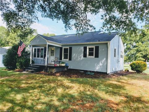 340 E Ridge St, Ramseur, NC 27316 photo 2