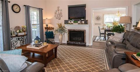 1827 Eric Dr, Graham, NC 27253 photo 4