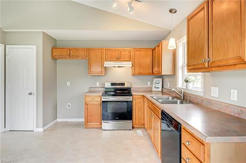 1036 Tesh Ct, High Point, NC 27265 photo 13