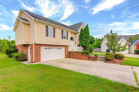 1036 Tesh Ct, High Point, NC 27265 photo 2