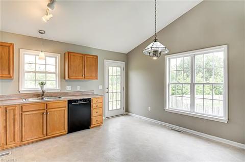 1036 Tesh Ct, High Point, NC 27265 photo 8