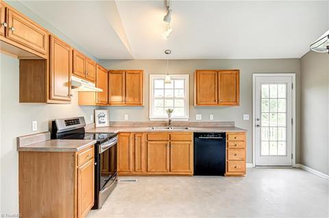 1036 Tesh Ct, High Point, NC 27265 photo 9