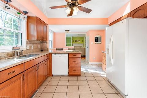 3204 Pine Needles Rd, High Point, NC 27265 photo 12