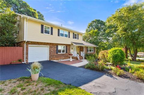 3204 Pine Needles Rd, High Point, NC 27265 photo 2