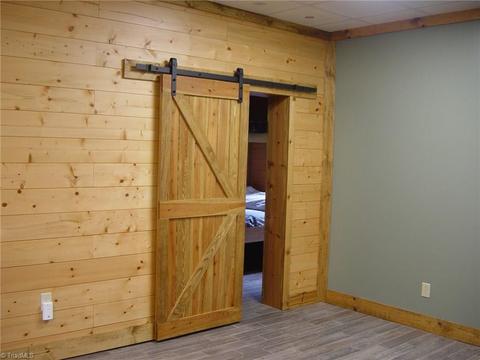 326 Cherokee Ln, Purlear, NC 28665 photo 25