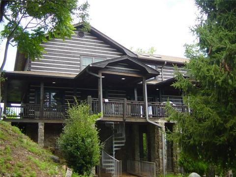 326 Cherokee Ln, Purlear, NC 28665 photo 3
