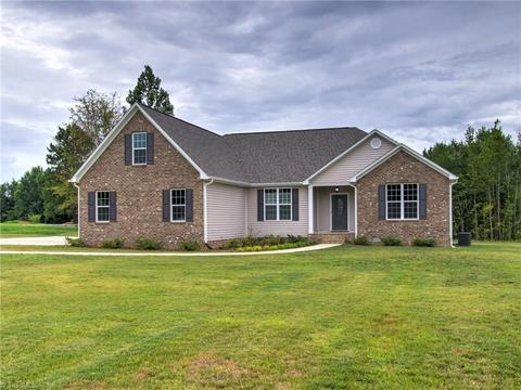 2257 Iris Dr, Haw River, NC 27258 photo 1