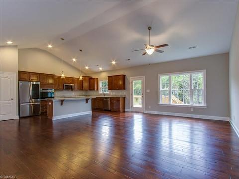 2257 Iris Dr, Haw River, NC 27258 photo 7