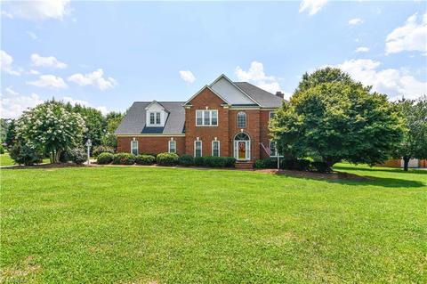 7401 Fox Chase Dr, Trinity, NC 27370 photo 5