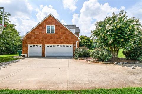 7401 Fox Chase Dr, Trinity, NC 27370 photo 8
