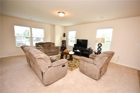 444 Sandybrooke Dr, High Point, NC 27265 photo 4
