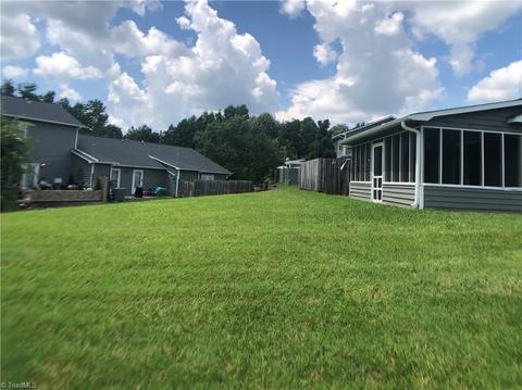 3101 Windchase Ct, High Point, NC 27265 photo 4