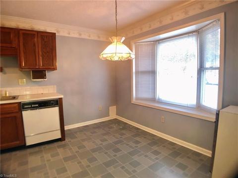 3101 Windchase Ct, High Point, NC 27265 photo 9
