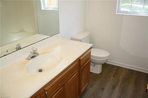 944 Saint Ann Dr, High Point, NC 27265 photo 9