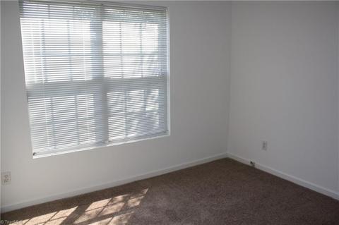 944 Saint Ann Dr, High Point, NC 27265 photo 12