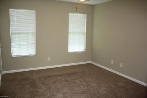 944 Saint Ann Dr, High Point, NC 27265 photo 7
