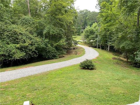 417 Brown Rd, King, NC 27021 photo 2