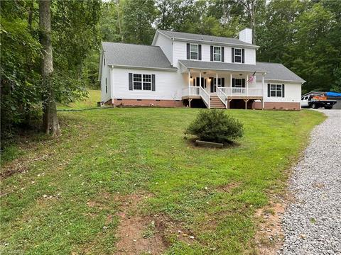 417 Brown Rd, King, NC 27021 photo 1