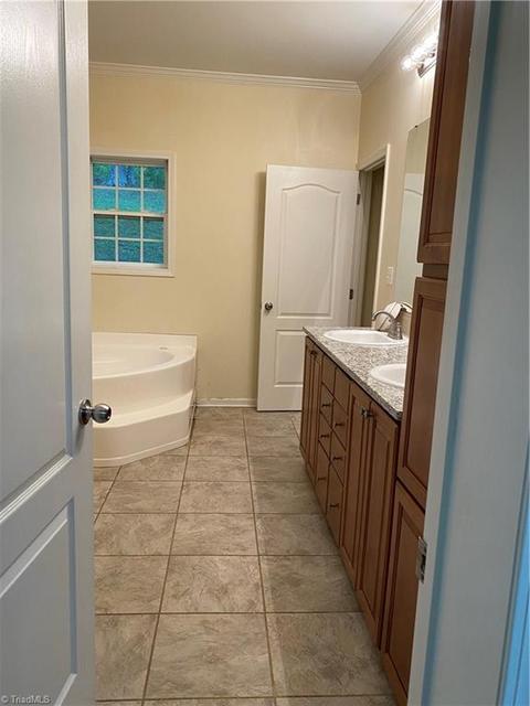 417 Brown Rd, King, NC 27021 photo 8