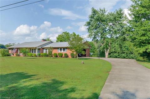 262 Kennedy Farm Rd N, Trinity, NC 27370 photo 1