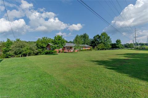 262 Kennedy Farm Rd N, Trinity, NC 27370 photo 2