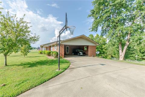 262 Kennedy Farm Rd N, Trinity, NC 27370 photo 3