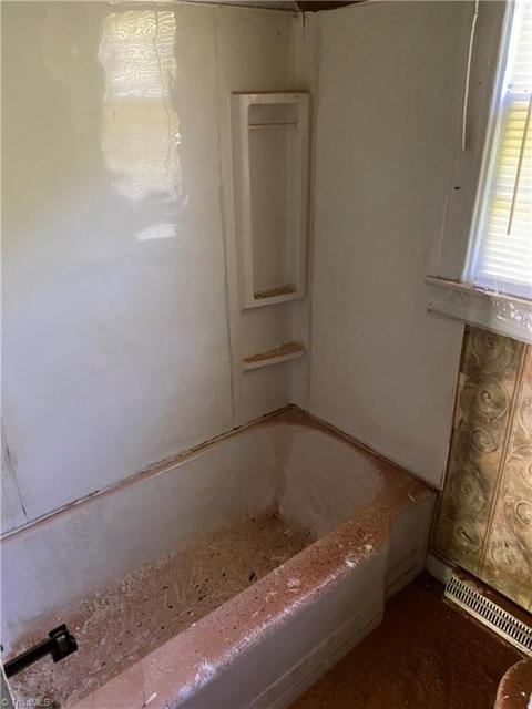 806 Central Ct, High Point, NC 27260 photo 7