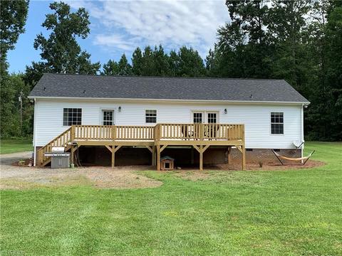 202 Trinity Ln, King, NC 27021 photo 2