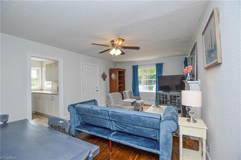 823 Willow Pl, High Point, NC 27260 photo 5
