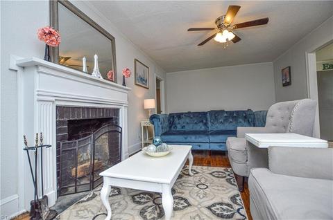 823 Willow Pl, High Point, NC 27260 photo 8