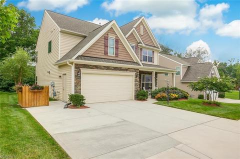 2425 Bearded Iris Ln, High Point, NC 27265 photo 2