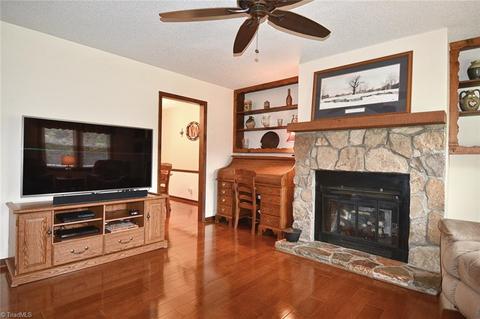 6945 Hampton Rd, Clemmons, NC 27012 photo 5