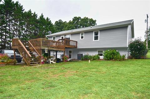 6945 Hampton Rd, Clemmons, NC 27012 photo 2
