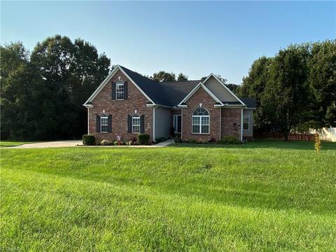 120 Conifer Ct, Advance, NC 27006 photo 1