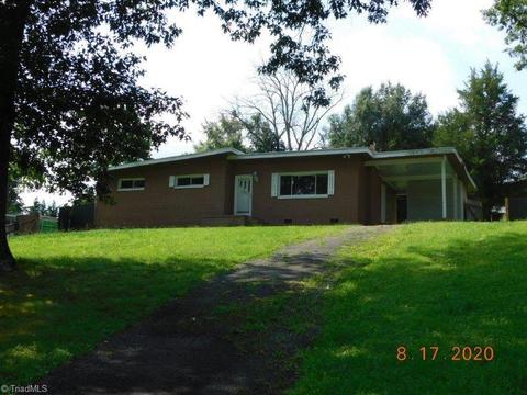 196 Richview Cir, High Point, NC 27265 photo 2