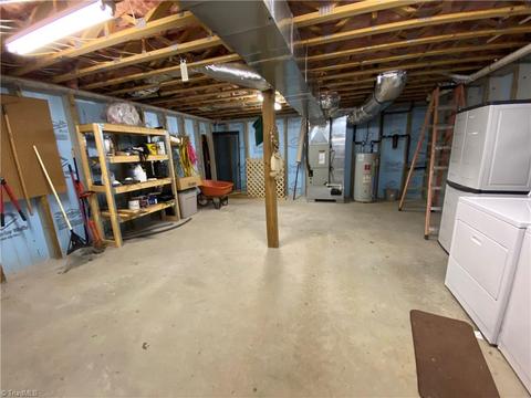 323 Doe Run, Purlear, NC 28665 photo 8