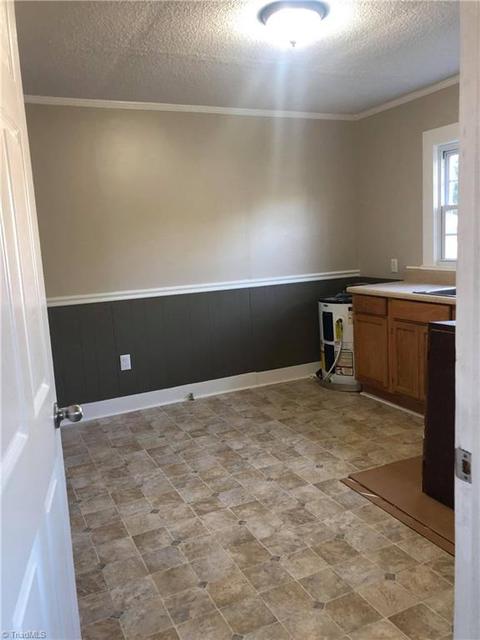 117 Long St, Mayodan, NC 27027 photo 10