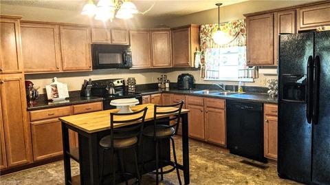 5718 Meadowbrook Dr, Trinity, NC 27370 photo 3