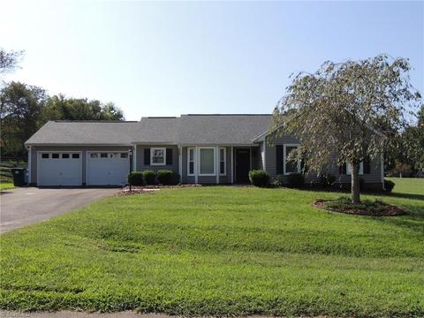 6355 River Crest Dr, Clemmons, NC 27012 photo 1