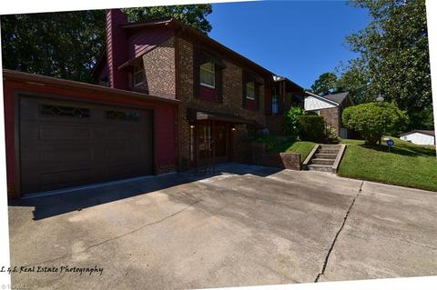 405 Lardner Pl, High Point, NC 27260 photo 2